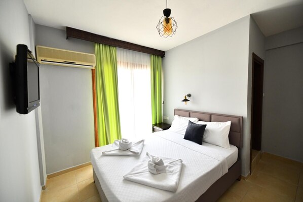 Rom – standard | Sengetøy av topp kvalitet, skrivebord, wi-fi (inkludert) og sengetøy