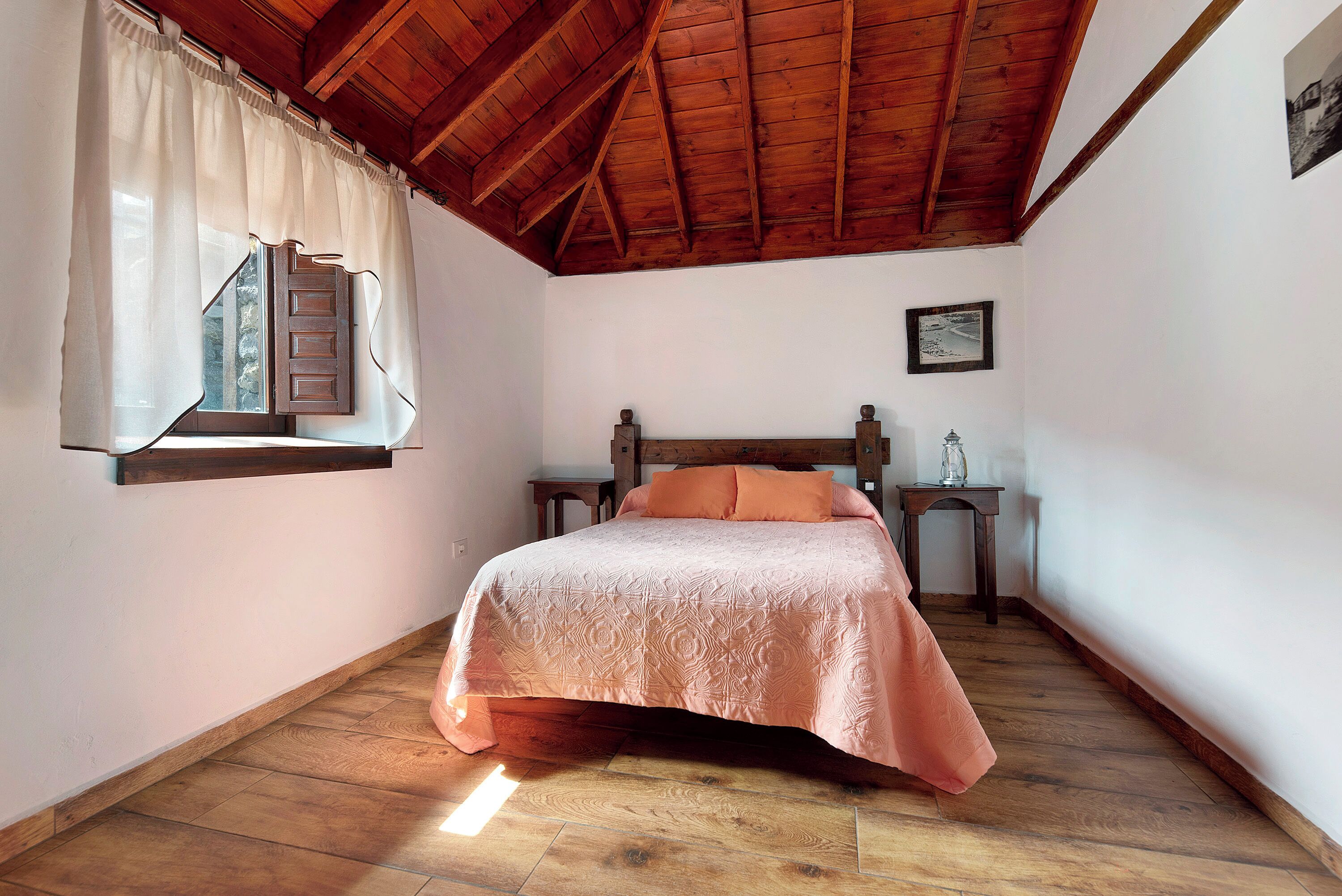 3 habitaciones, tabla de planchar con plancha y wifi gratis 