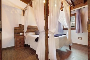 1 غرفة نوم ومكواة/لوح كي وواي فاي مجانًا وملاءات أسرّة