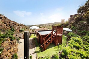 مغطس سبا خارجي