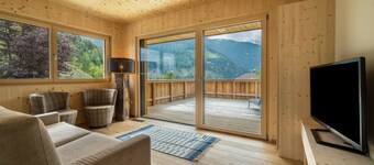 Apartment 'Naturapartments Alpreid Fichte' with Mountain View, Terraces & Wi-Fi
