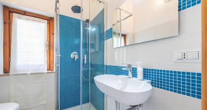 Villa 'Villetta Teresa' with Sea View, Private Garden, Terrace & A/C