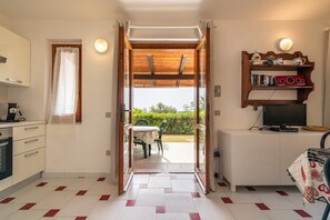 Interior - Villa 'Villetta Teresa' with Sea View, Private Garden, Terrace & A/C (Costa Rei)