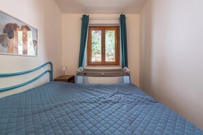 2 dormitorios, tabla de planchar con plancha, wifi y ropa de cama