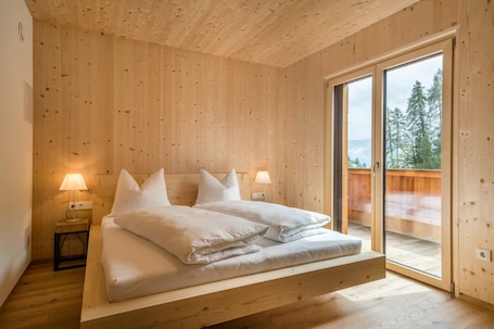 1 bedroom, free WiFi, bed sheets. Apartment 'Naturapartments Alpreid Feine' with Mountain View, Balcony & Wi-Fi