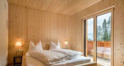 Appartement 'Naturapartments Alpreid Feine' avec vue sur les montagnes, balcon et Wi-Fi