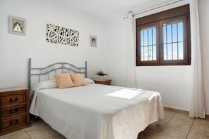 3 bedrooms, iron/ironing board, free WiFi - Holiday Apartment 'Villa Fornell I' with Shared Pool, Terrace & Wi-Fi (Conil)
