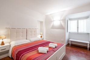 1 bedroom, iron/ironing board, bed sheets - GuestHost - Comfortable 45 sqm apartment that can accommodate up to 4 people located on the first floor of an ancient building with lift (not suitable for people with disabilities). The accommodation is located in the heart of the city of Florence a few (Firenze)