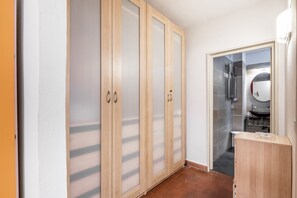 Interior - GuestHost - Comfortable 45 sqm apartment that can accommodate up to 4 people located on the first floor of an ancient building with lift (not suitable for people with disabilities). The accommodation is located in the heart of the city of Florence a few  (Firenze)