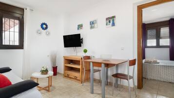 1 bedroom, iron/ironing board, WiFi (free)