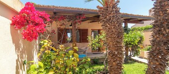 Holiday Home House Punta Nera close to the Beach with Sea View & Garden