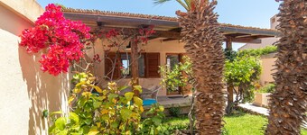 Holiday Home House Punta Nera close to the Beach with Sea View & Garden