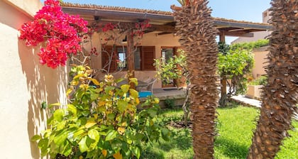 Ferienhaus Punta Nera in Strandnähe mit Meerblick und Garten
