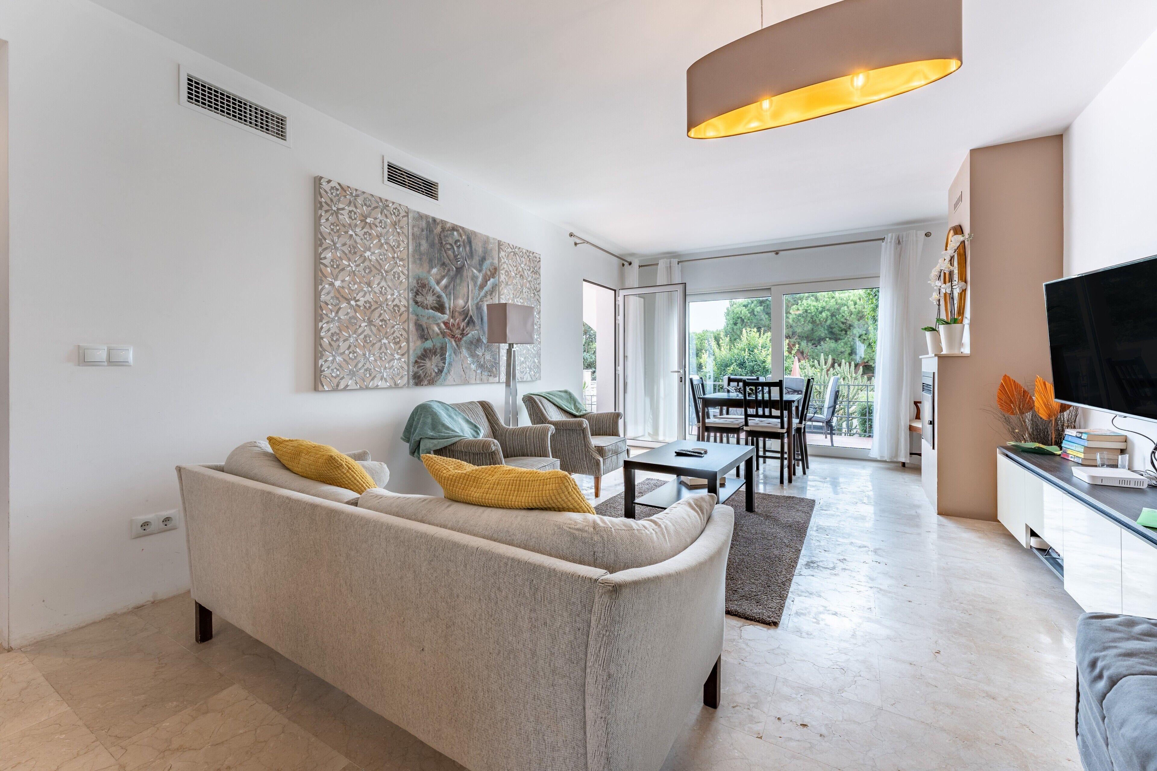 Fernseher, Kamin, DVD-Player, Stereoanlage