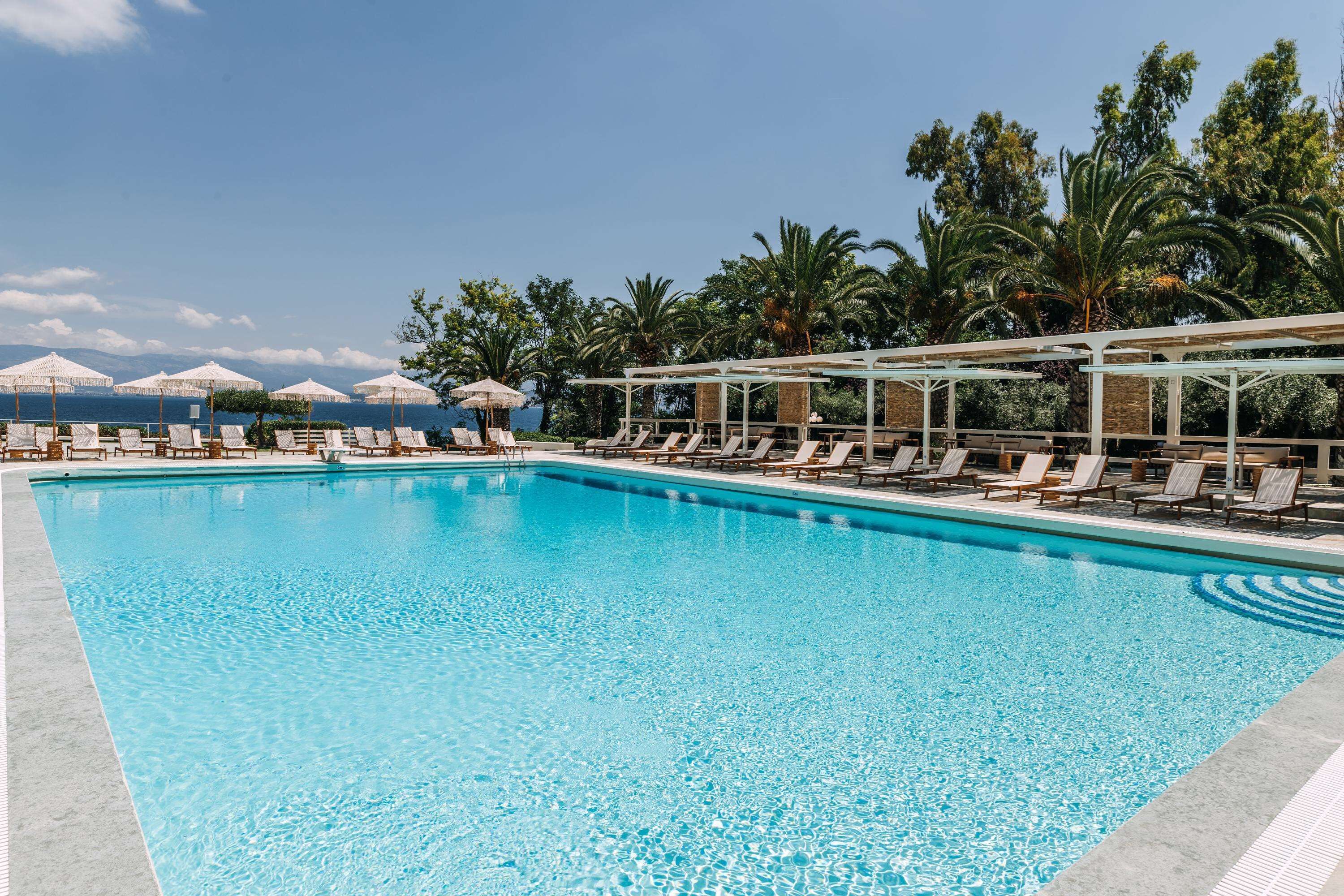 Outdoor pool, sun loungers