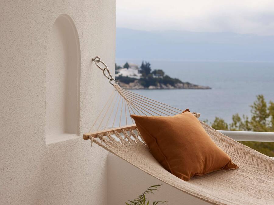 Colchones con pillow-top, escritorio y sistema de insonorización