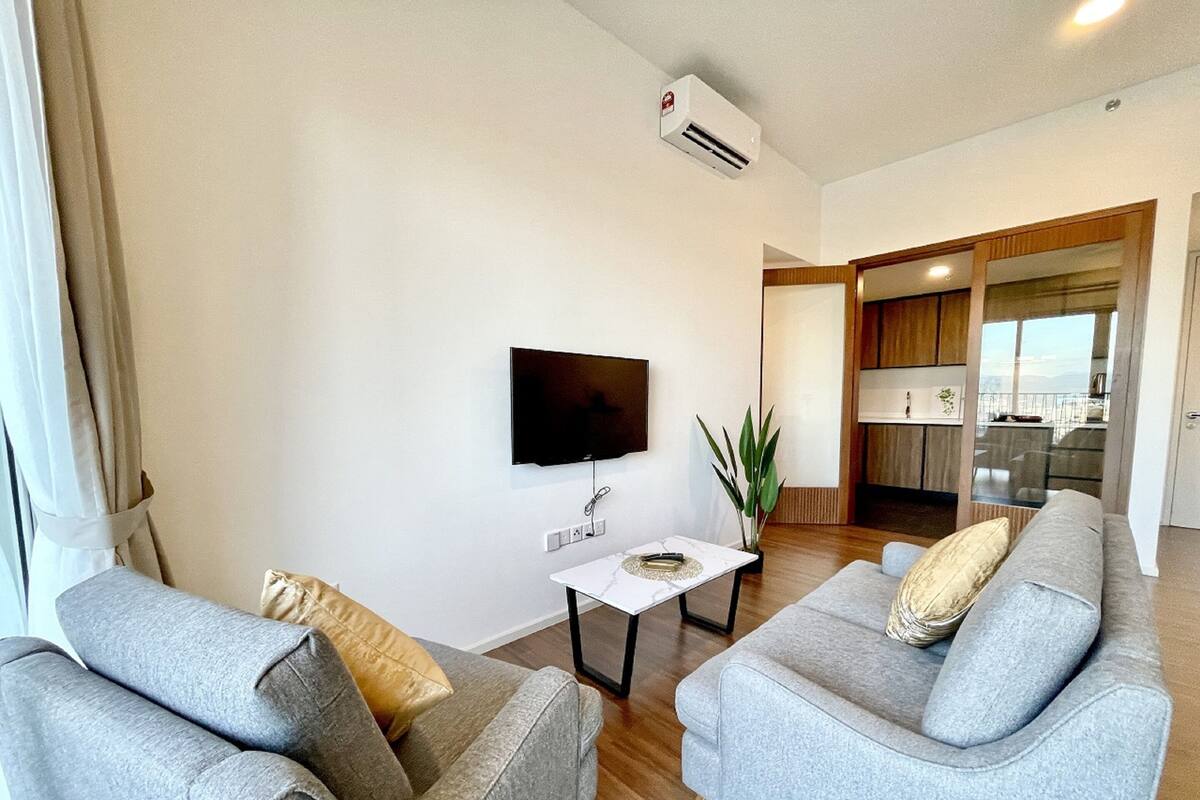 Superior Apartment, 3 Bedrooms, City View | Living room
