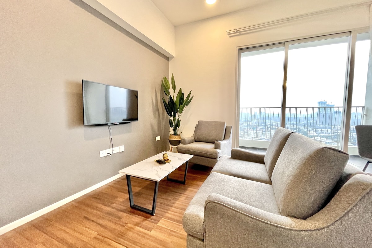 Superior Apartment, 2 Bedrooms, City View | Living room