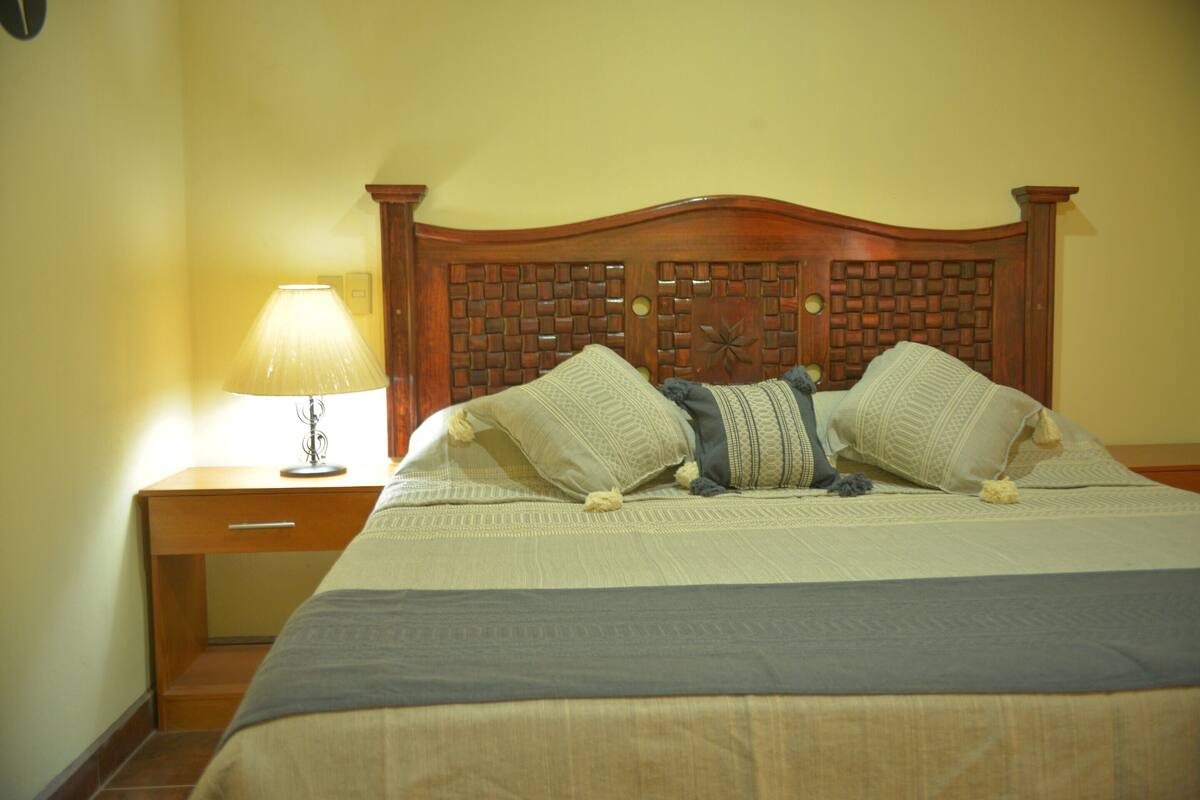 Minibar, iron/ironing board, free WiFi, bed sheets