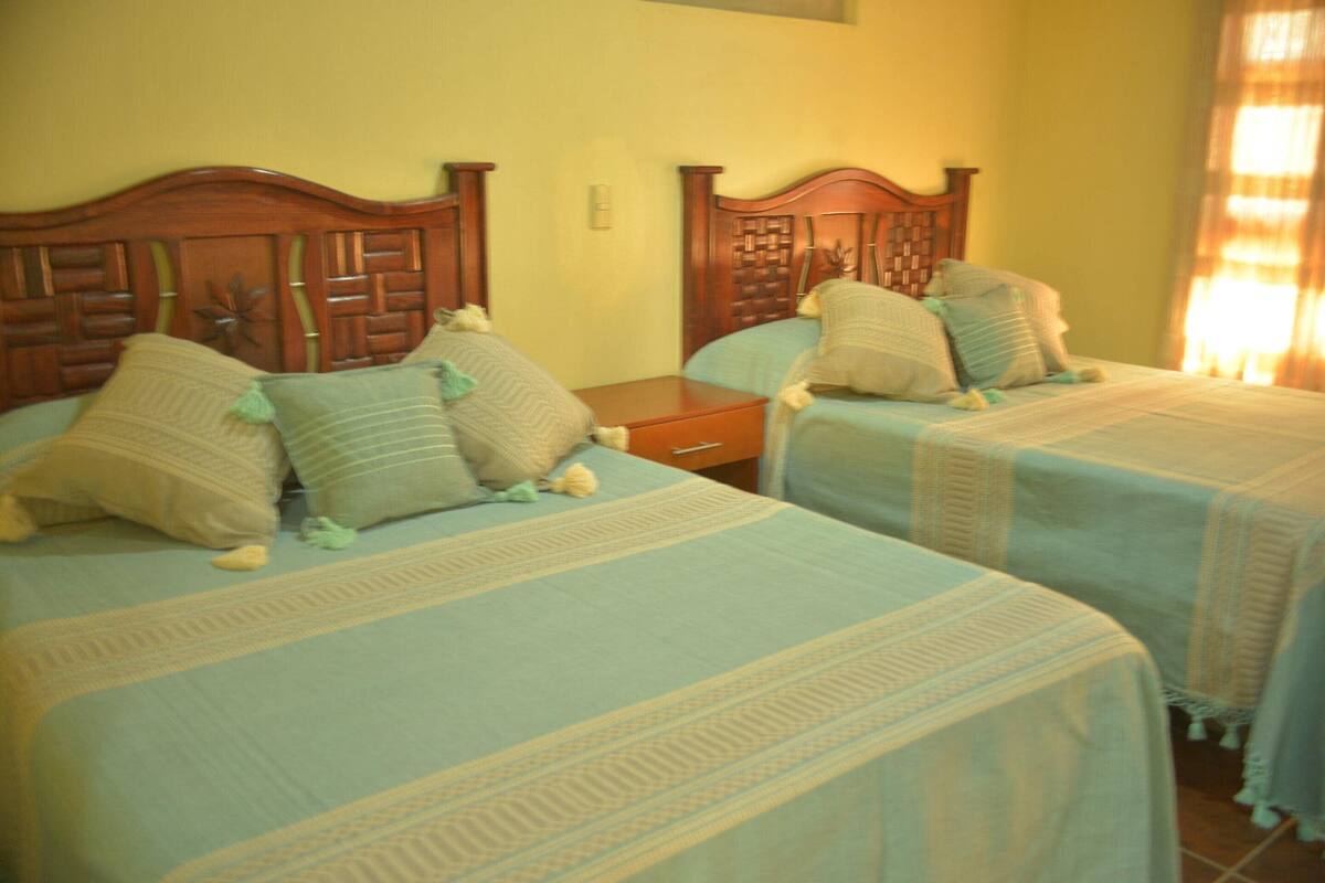 Minibar, iron/ironing board, free WiFi, bed sheets