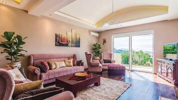 21 inci televisyen dengan digital, pemain DVD, stereo