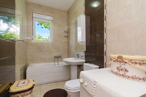 Family Villa, Multiple Bedrooms, Mountainside (Pool Villa Panorama Mojdež) | Bathroom | Combined shower/tub, hair dryer, bidet, towels - Pool Villa Panorama Mojdez (Mojdez)