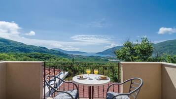 Khu ẩm thực ngoài trời