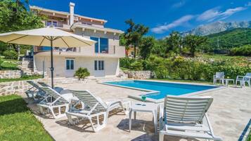 Family Villa, 3 Bedrooms, Balcony, Mountainside (Pool Villa Panorama Mojdež) | Kolam renang | Kolam renang terbuka bermusim