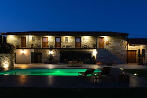 Outdoor pool - Casa Vieira Lobo Suite I (Arouca)