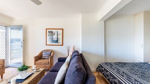 1 slaapkamer, een strijkplank/strijkijzer