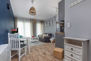 TV, offices - Modern Apartment | Close to the Beach, Sauna, Parking (Miedzywodzie)