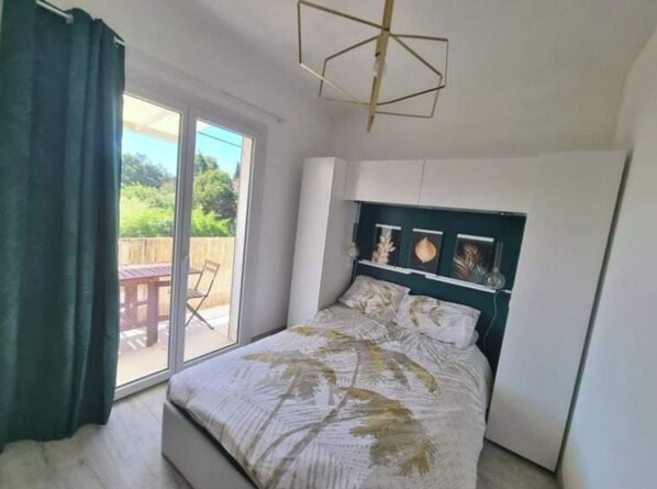 2 bedrooms