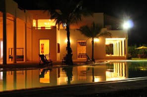 Fachada de la propiedad