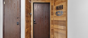 Giant Steps Base | Wood Fireplace | Slope Access