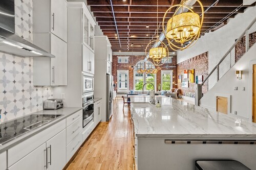 Penthouse w/ Rooftop Deck Overlooking Gay Street