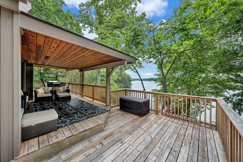 Sundance - Lakefront w/ Private Dock
