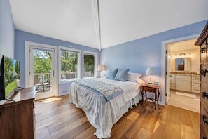 4 bedrooms, WiFi, bed sheets