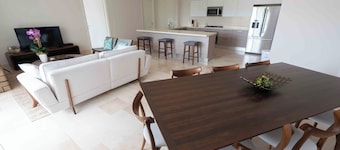 Tropical Paradise 2BR in Plaza Puntarena