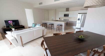 Tropical Paradise 2BR in Plaza Puntarena