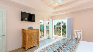 4 bedrooms, iron/ironing board, internet, bed sheets