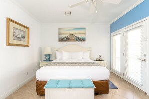 4 bedrooms, iron/ironing board, Internet, bed sheets