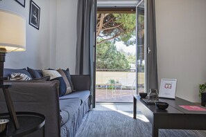 TV - Shelley Apartments - Tree by Wonderful Italy (Genova)