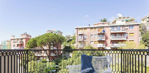 Shelley Apartments - Tree by Wonderful Italy
