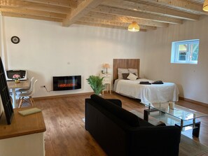 1 غرفة نوم وسرير سفر وواي فاي مجانًا وملاءات أسرّة