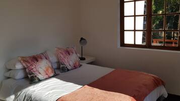 1 bedroom, desk, free WiFi, bed sheets
