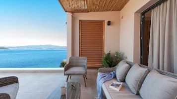 Habitación triple superior | Ropa de cama de alta calidad, camas con efecto memoria y minibar