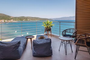 Deluxe Triple Room | 1 bedroom, premium bedding, memory foam beds, minibar