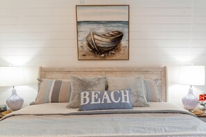 1 bedroom, iron/ironing board, free WiFi, bed sheets - Luxury Ground Floor. Low Snowbird rates! Free Pickleball, Fitness, & Golf (Panama City Beach)