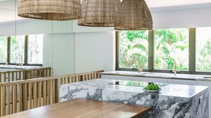 Dining - Little Cove Treetops -  3 BEDROOMS - STYLE - BEACH - LOCATION (Little Cove)
