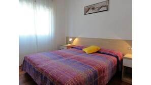 2 bedrooms, in-room safe, free WiFi, bed sheets